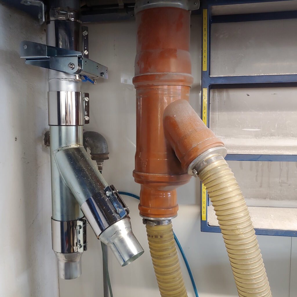 Actualización y sustitución del sistema de aspiración centralizado con una nueva tubería galvanizada